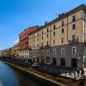 https://al-mercato-sui-navigli.it-lombardy.com